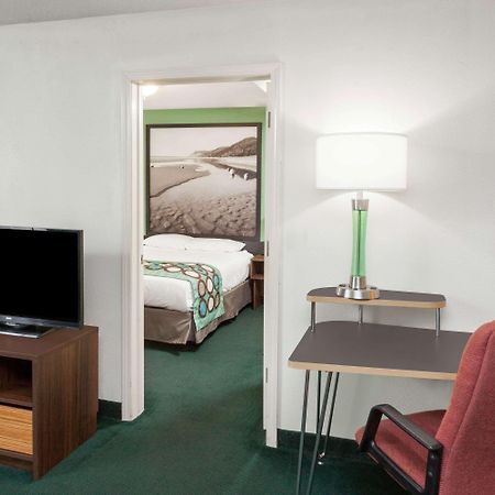 Super 8 By Wyndham Stevensville St Joseph Extérieur photo